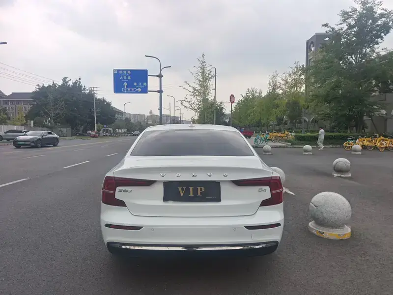 2023 Volvo S60 с пробегом 55 000 км