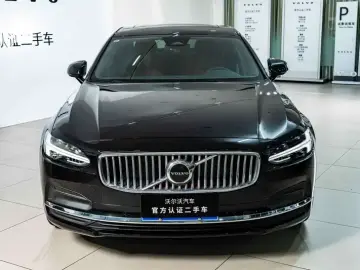 2025 Volvo S90 с пробегом 11 500 км