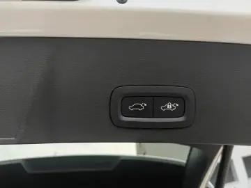 2023 Volvo XC40 с пробегом 37 900 км