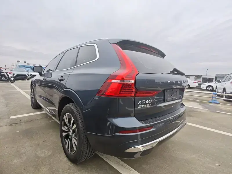 2025 Volvo XC60 с пробегом 59 000 км