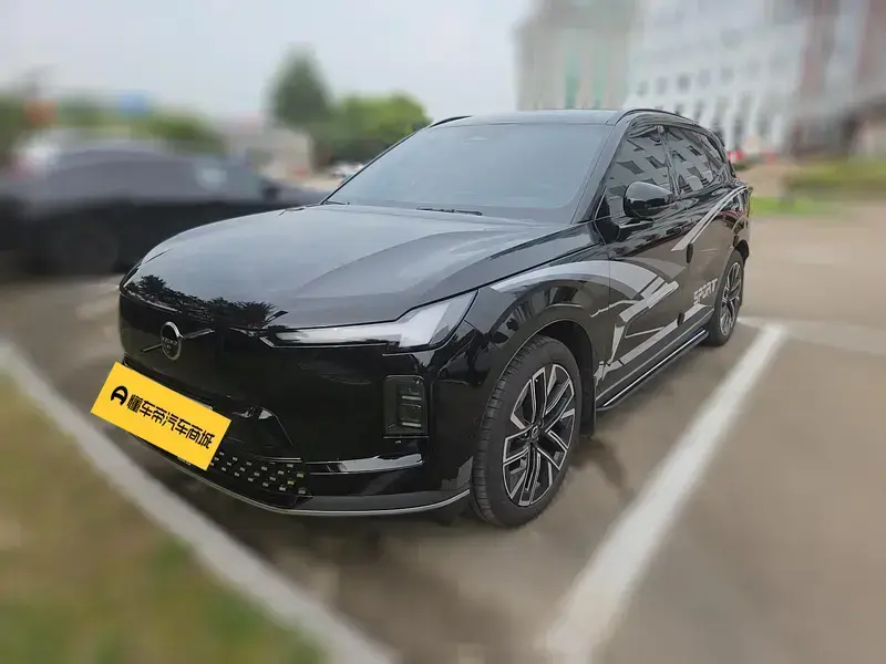2026 Volvo XC70 с пробегом 3 600 км