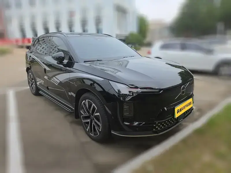 2026 Volvo XC70 с пробегом 3 600 км