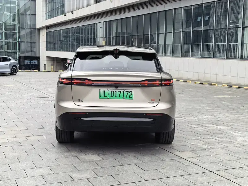 2025 Voyah Courage с пробегом 8 300 км