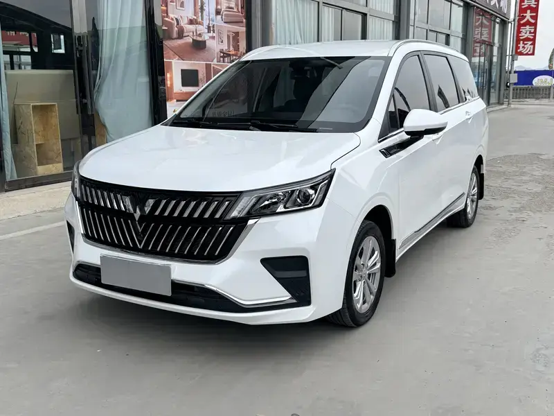 2022 Wuling Jiachen с пробегом 14 000 км