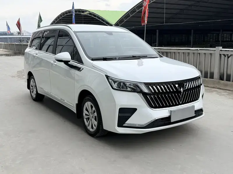 2022 Wuling Jiachen с пробегом 14 000 км