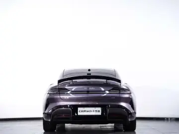 2024 Xiaomi SU7 с пробегом 4 300 км