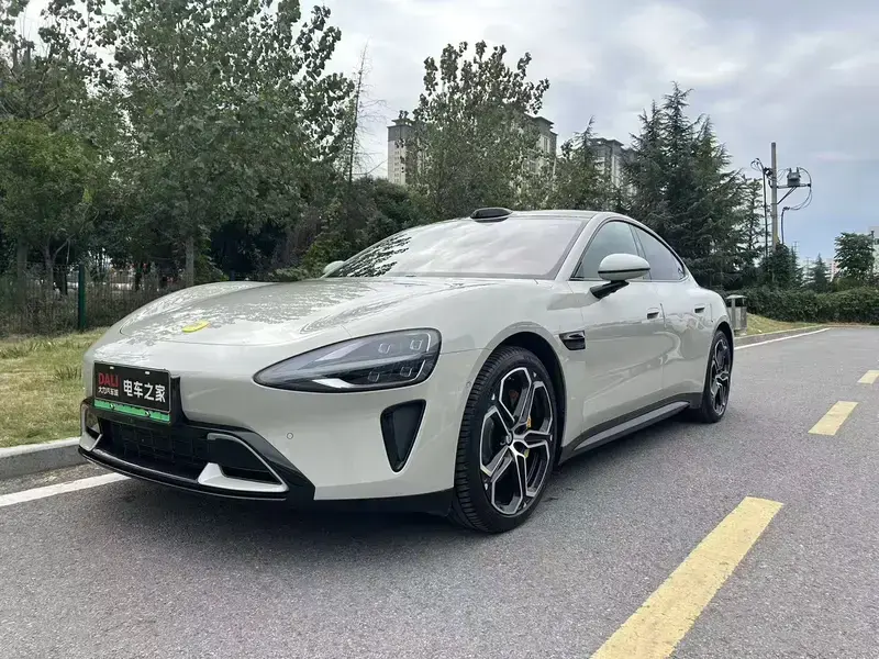 2024 Xiaomi SU7 с пробегом 23 000 км