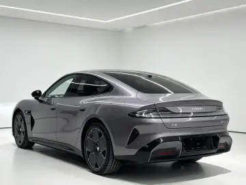 2024 Xiaomi SU7 с пробегом 17 000 км