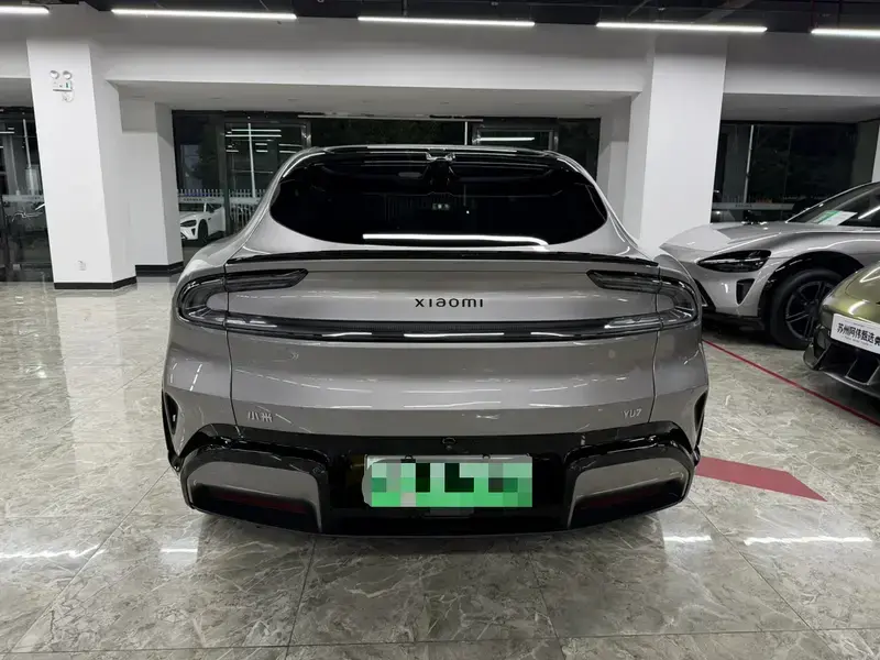 2025 Xiaomi YU7 с пробегом 21 000 км