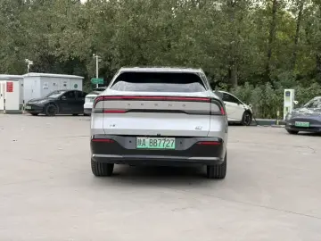 2025 Xpeng G7 с пробегом 9 000 км