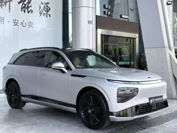 2025 Xpeng G9 с пробегом 10 000 км