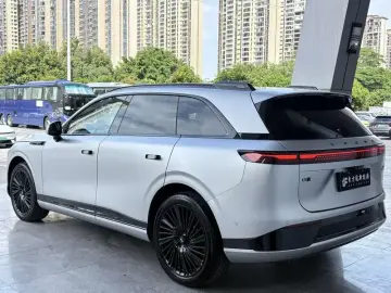 2025 Xpeng G9 с пробегом 10 000 км