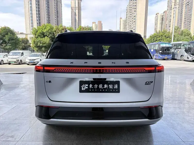 2025 Xpeng G9 с пробегом 10 000 км