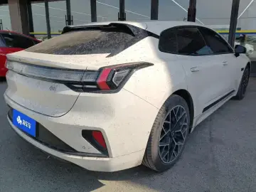 2025 Zeekr 001 с пробегом 77 000 км