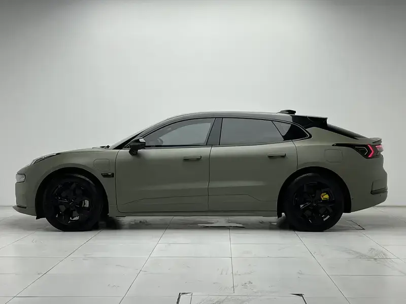 2023 Zeekr 001 с пробегом 62 000 км