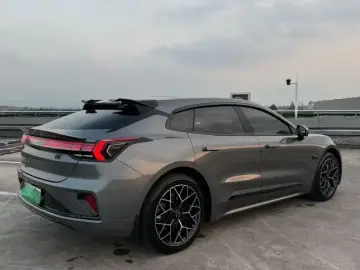 2024 Zeekr 001 с пробегом 33 000 км