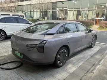 2025 Xpeng Mona M03 с пробегом 25 000 км