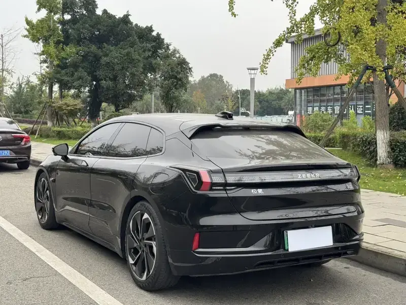 2023 Zeekr 001 с пробегом 71 000 км