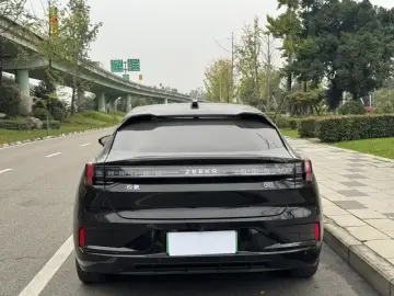2023 Zeekr 001 с пробегом 71 000 км