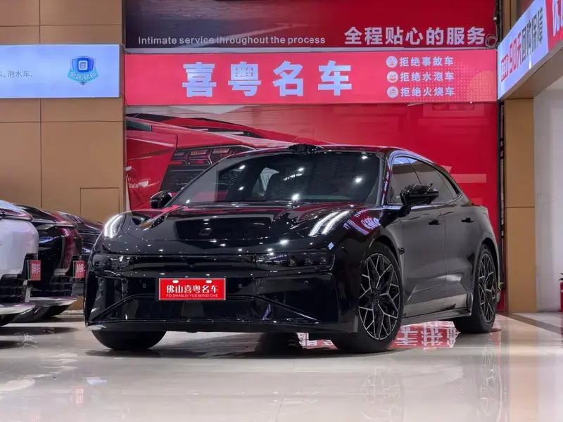 2025 Zeekr 001 с пробегом 18 000 км