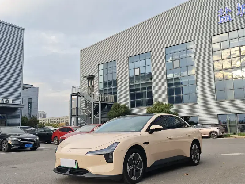 2025 Xpeng Mona M03 с пробегом 27 000 км