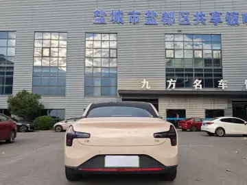2025 Xpeng Mona M03 с пробегом 27 000 км