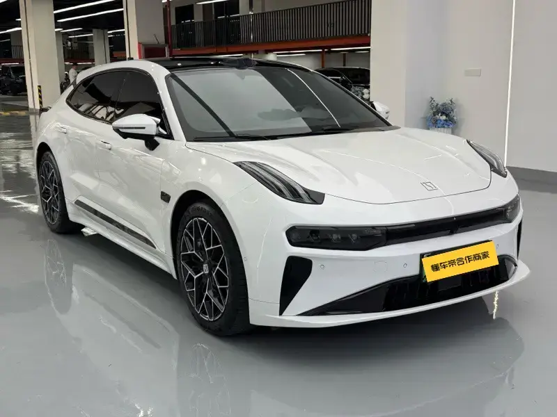 2025 Zeekr 001 с пробегом 47 000 км