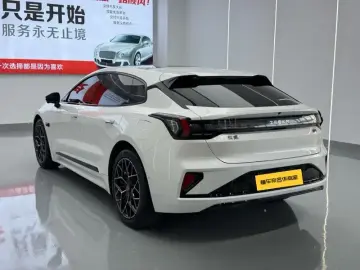 2025 Zeekr 001 с пробегом 47 000 км