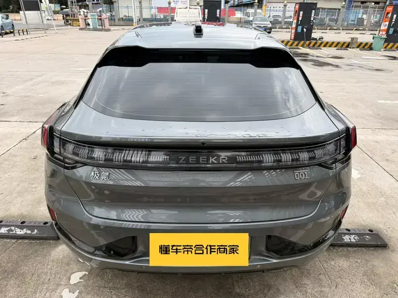 2023 Zeekr 001 с пробегом 54 900 км