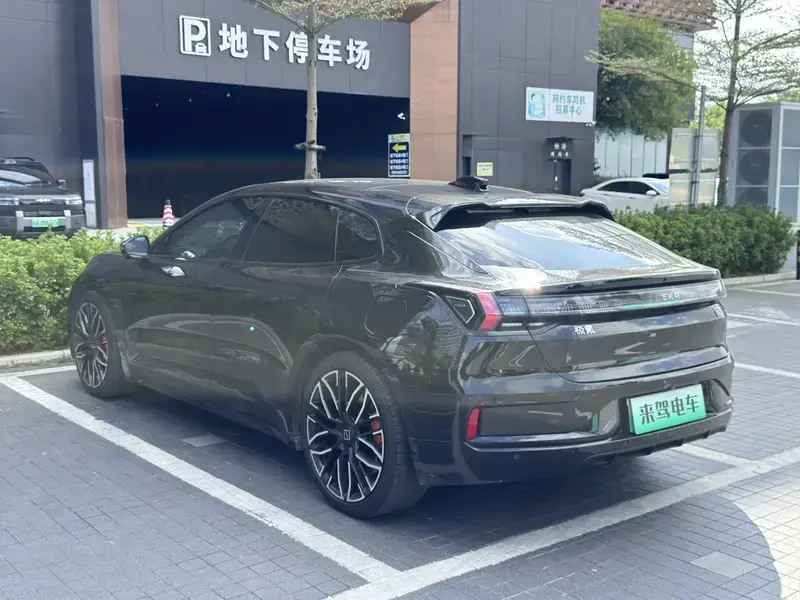 2023 Zeekr 001 с пробегом 46 000 км