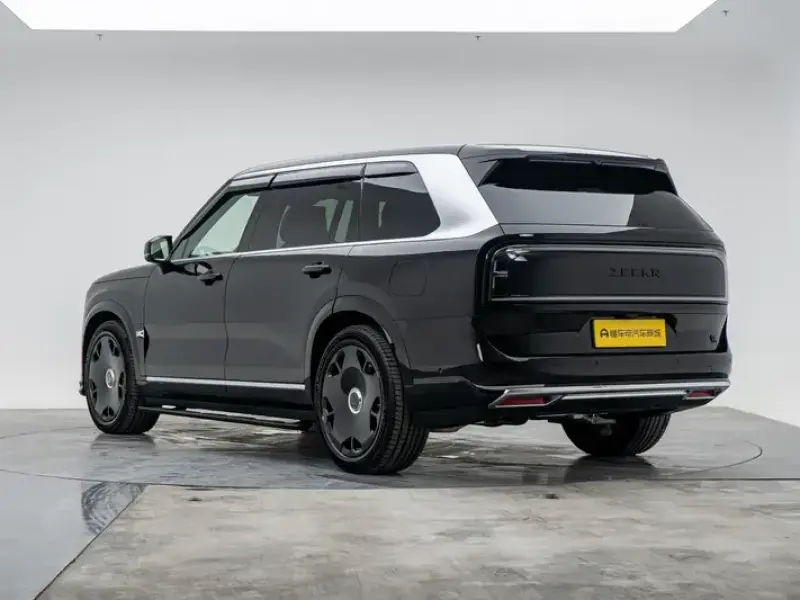 2025 Zeekr 9X с пробегом 1 300 км