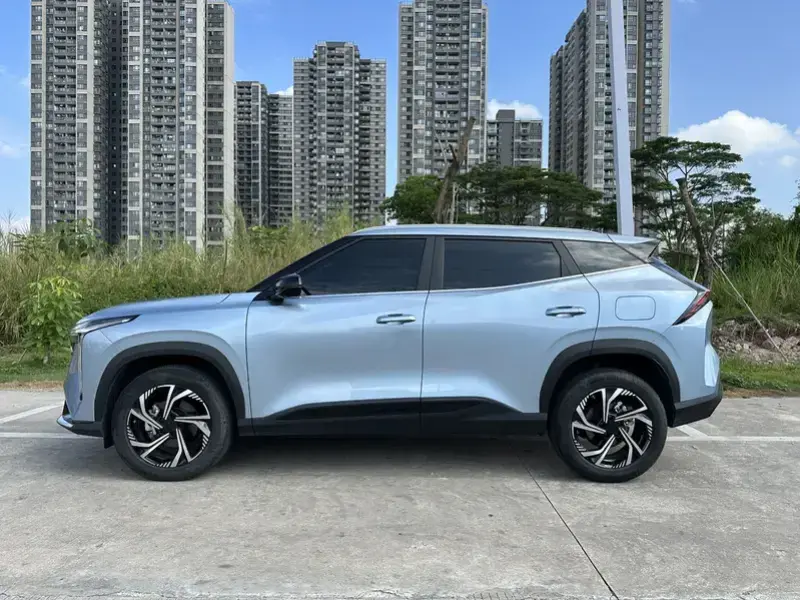 2024 Geely Atlas Pro с пробегом 7 000 км