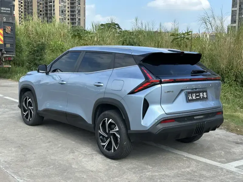 2024 Geely Atlas Pro с пробегом 7 000 км