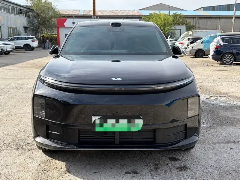 2025 Li Auto (Lixiang) L6 с пробегом 19 000 км