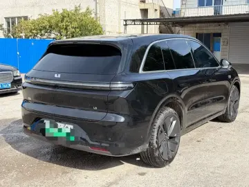 2025 Li Auto (Lixiang) L6 с пробегом 19 000 км