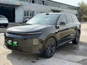 2025 Li Auto (Lixiang) L6 с пробегом 19 000 км