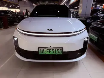 2024 Li Auto (Lixiang) L6 с пробегом 27 000 км