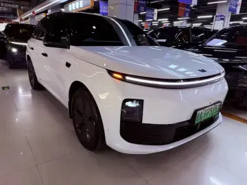 2024 Li Auto (Lixiang) L6 с пробегом 27 000 км