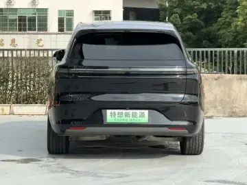 2024 Li Auto (Lixiang) L6 с пробегом 33 000 км