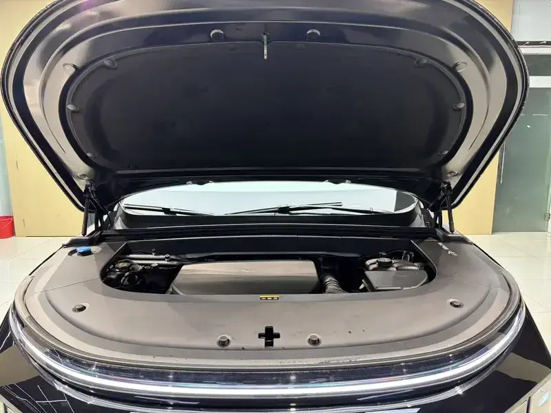 2024 Li Auto (Lixiang) L6 с пробегом 25 500 км