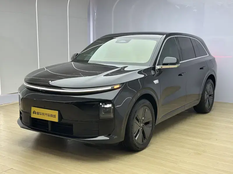 2024 Li Auto (Lixiang) L6 с пробегом 30 800 км