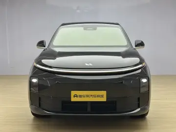 2024 Li Auto (Lixiang) L6 с пробегом 30 800 км