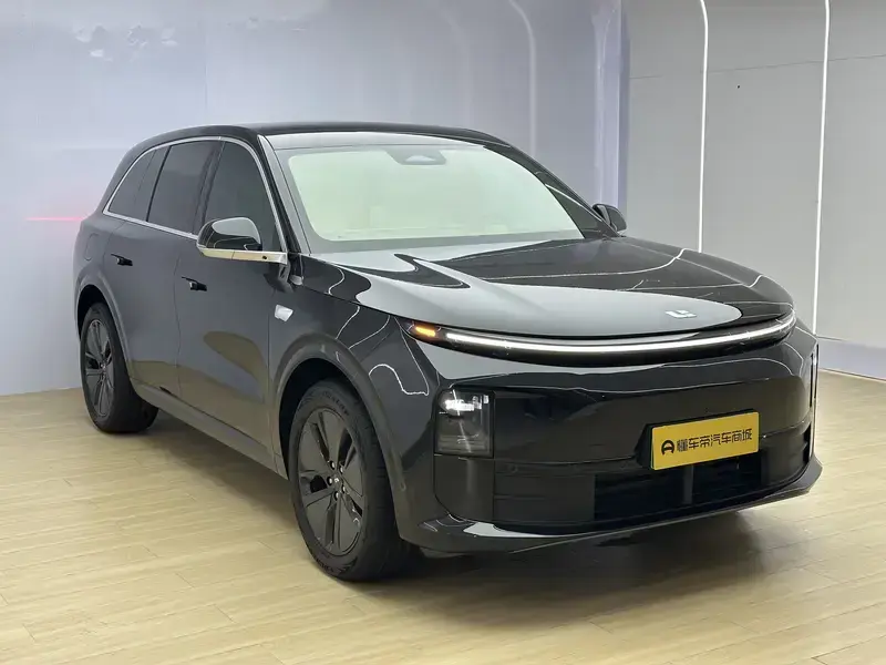 2024 Li Auto (Lixiang) L6 с пробегом 30 800 км