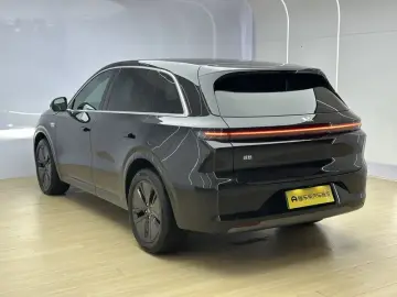 2024 Li Auto (Lixiang) L6 с пробегом 30 800 км