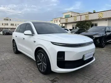 2024 Li Auto (Lixiang) L6 с пробегом 28 000 км