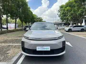 2024 Li Auto (Lixiang) L6 с пробегом 56 000 км