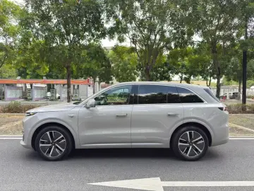 2024 Li Auto (Lixiang) L6 с пробегом 56 000 км