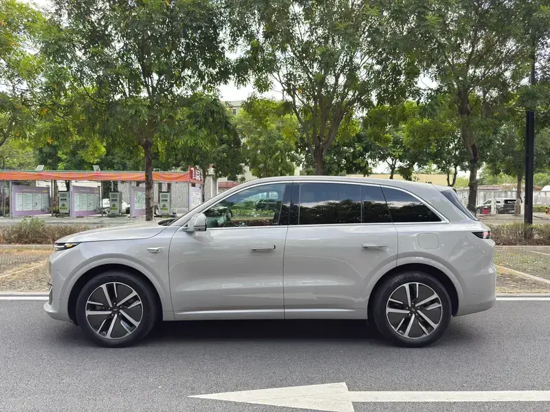 2024 Li Auto (Lixiang) L6 с пробегом 56 000 км