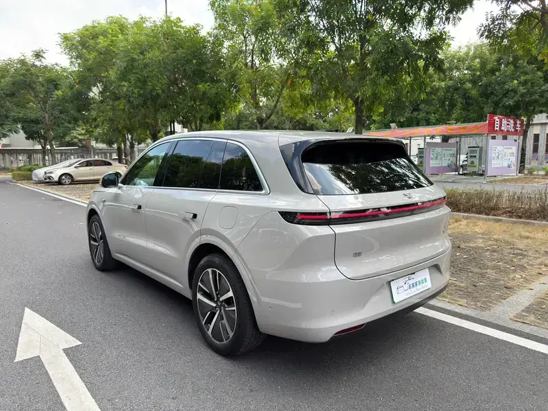 2024 Li Auto (Lixiang) L6 с пробегом 56 000 км