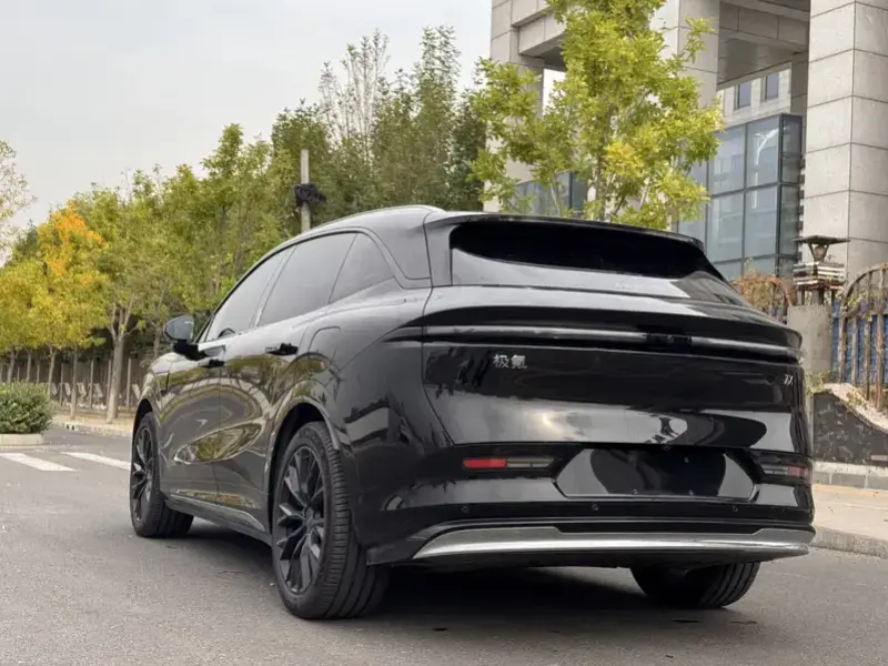 2025 Zeekr 7X с пробегом 15 000 км